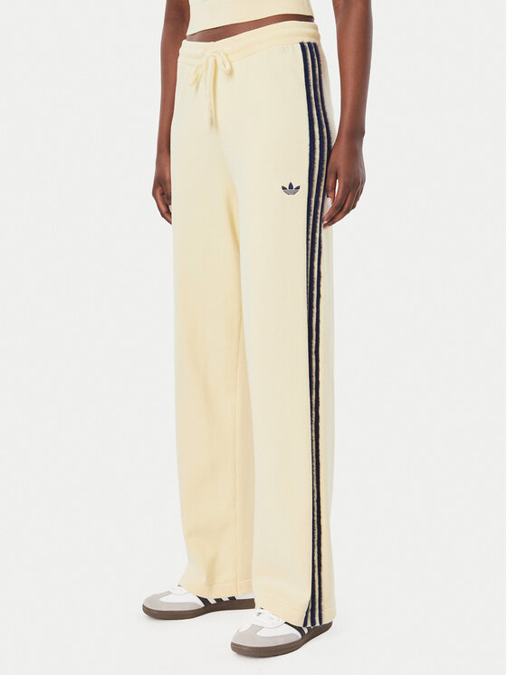 adidas Spodnie dresowe Firebird KS7363 Kremowy Regular Fit