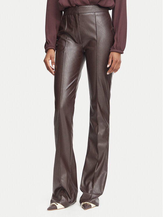 Elisabetta Franchi Spodnie z imitacji skóry PA-188-66E2-V350 Brązowy ciemny Flare Fit
