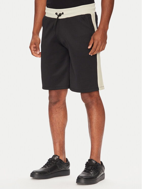 Guess Szorty sportowe Z5YD01 KCRU2 Czarny Regular Fit