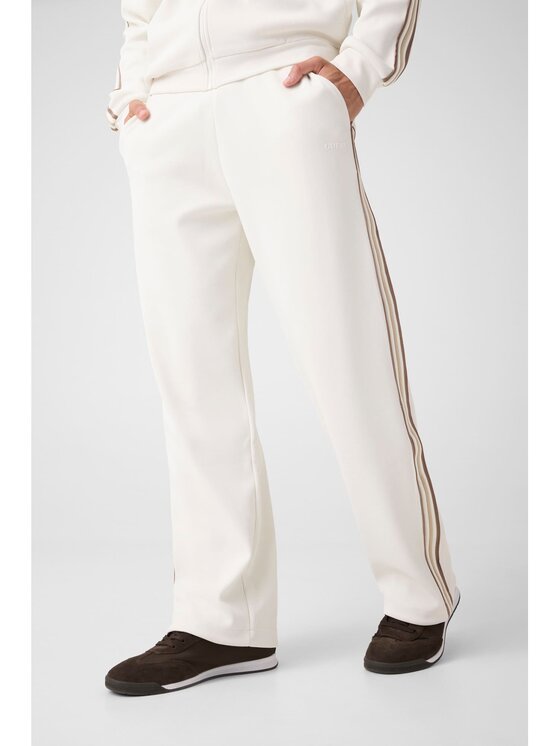 Guess Spodnie materiałowe 183087 Biały Regular Fit