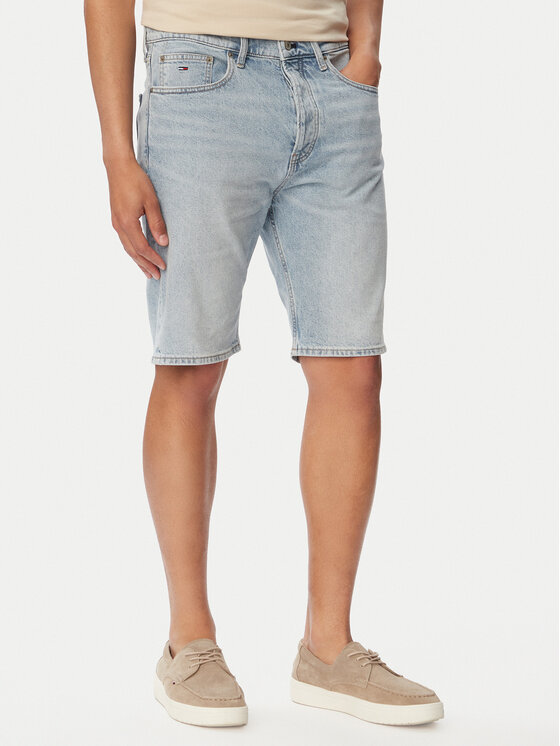 Tommy Jeans Szorty jeansowe Otis DM0DM23379 Niebieski jasny Regular Fit