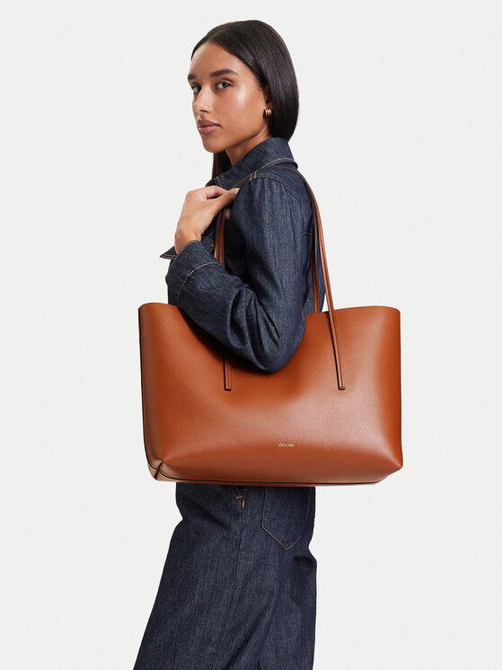 Calvin Klein Torebka Foil Logo Tote W/Pouch LV04F3274G Brązowy