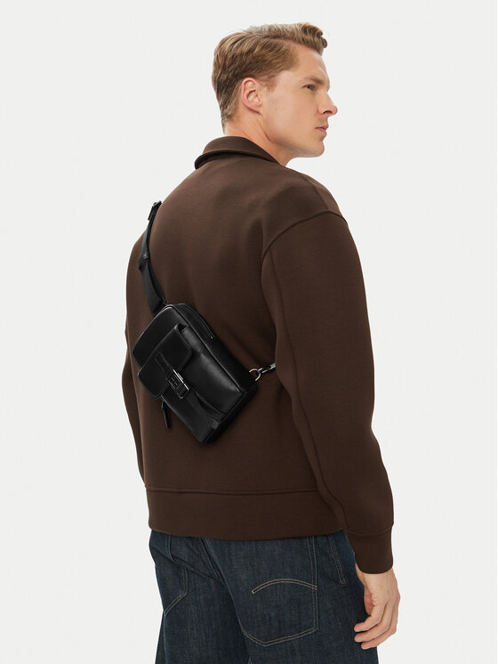 Calvin Klein Saszetka Emblem Hw Sling LV04D3507G Czarny