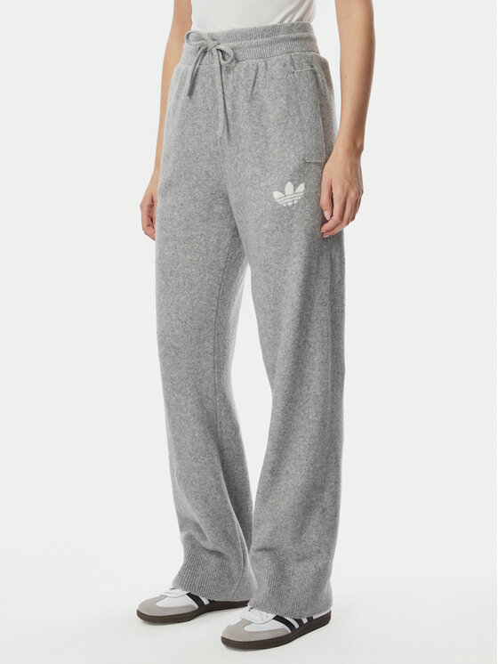 adidas Spodnie dresowe Essentials IA4439 Szary jasny Loose Fit