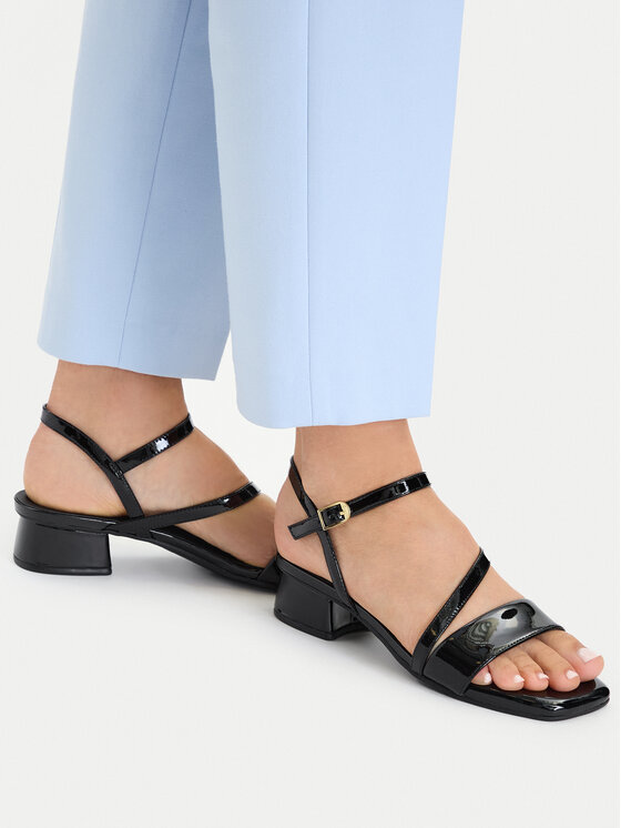 Clarks Sandały Serina35 Strap 26186117 Czarny
