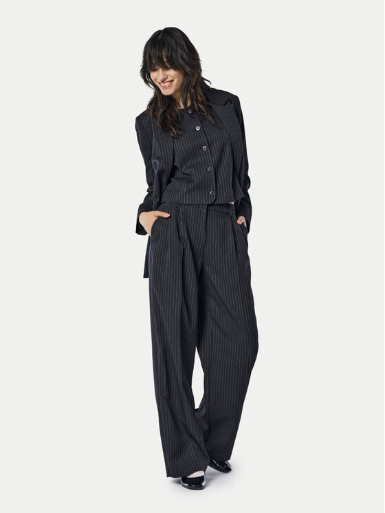ONLY Spodnie materiałowe Reina 15349616 Czarny Straight Fit