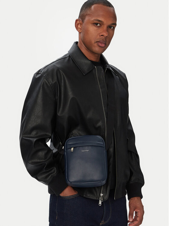 Calvin Klein Saszetka Raised Reporter LV04D3160G Granatowy
