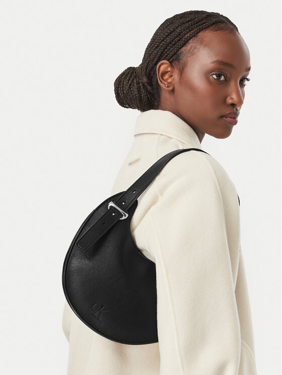 Calvin Klein Torebka Asym Buckle Shoulder Bag LV04F3872G Czarny