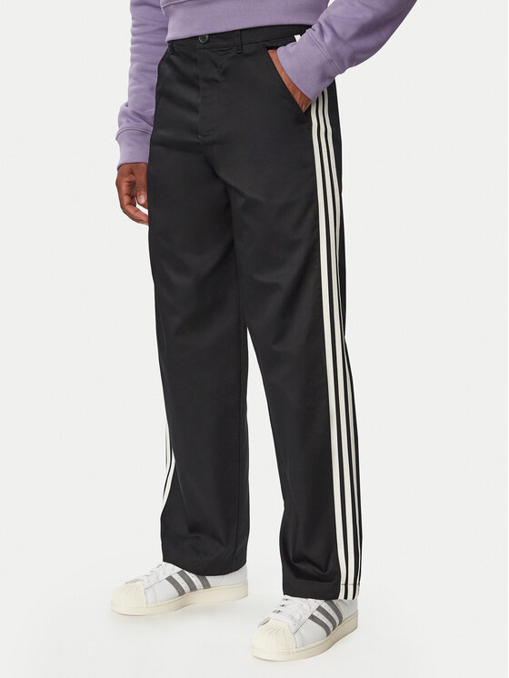adidas Spodnie materiałowe 3 Stripes Pleated Trousers KE4177 Czarny Regular Fit