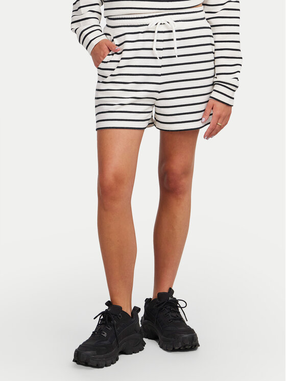 Pieces Szorty sportowe Chilli 17146889 Biały Regular Fit