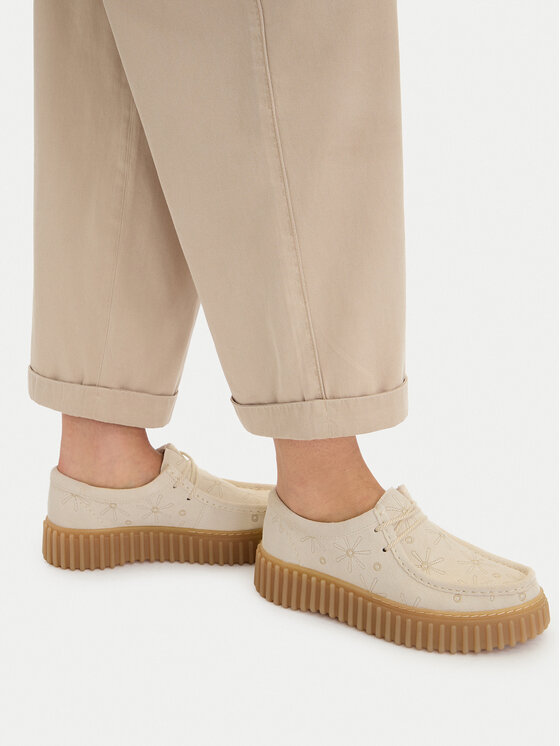 Clarks Półbuty Torhill Bee 26186297 Écru