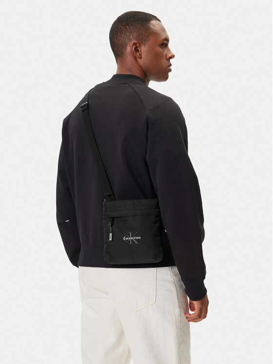 Calvin Klein Saszetka Bold Flatpack LV04D3178G Czarny