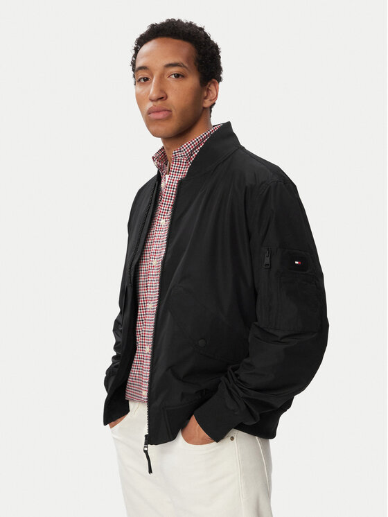 Tommy Hilfiger Kurtka bomber Packable Bomber MW0MW43462 Czarny Regular Fit