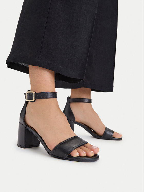 Clarks Sandały Ezoria Mae 26181295 Czarny